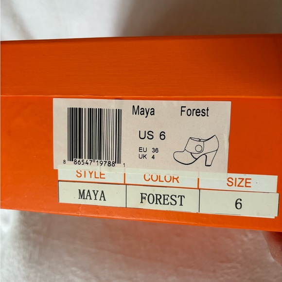 Miz Mooz women’s shoes. - Picture 6 of 7